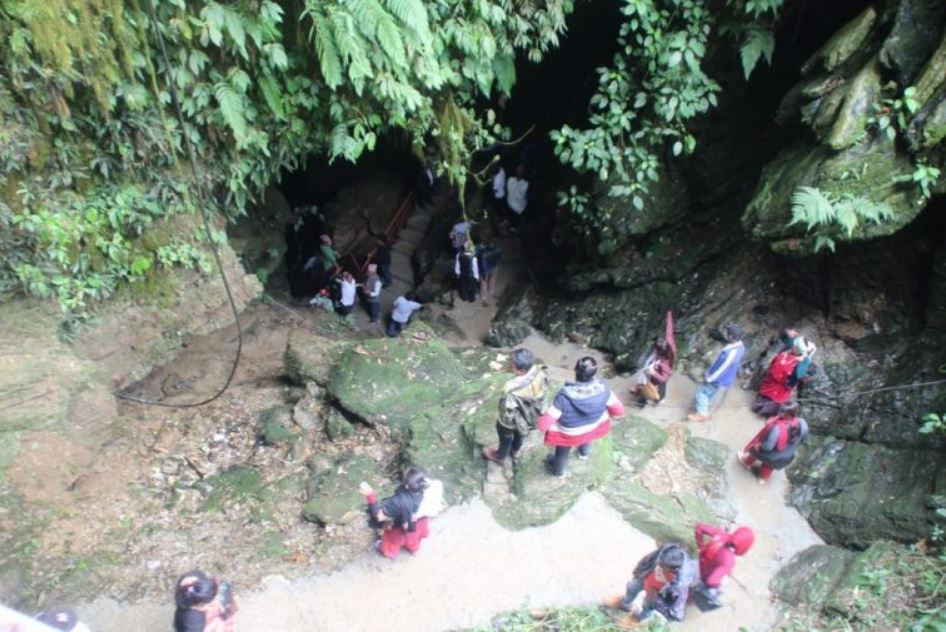 गडहरे गुफाको भौगर्भिक अध्ययन